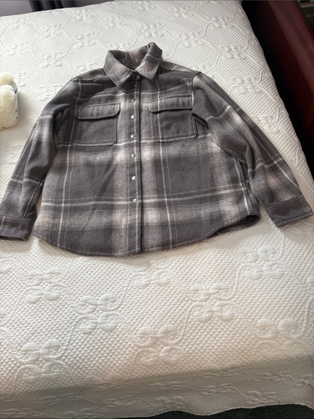 Women’s Gray Plaid Snap-Front Utility Shacket Jacket
